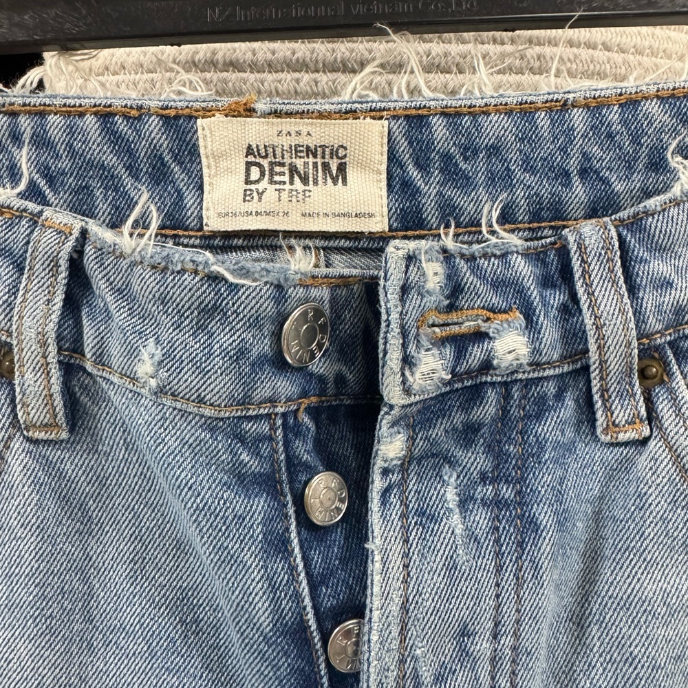 ZARA Authentic Denim High Rise Straight Leg Jeans Light Wash Raw Hem Size 4 / 26 - Picture 3 of 3